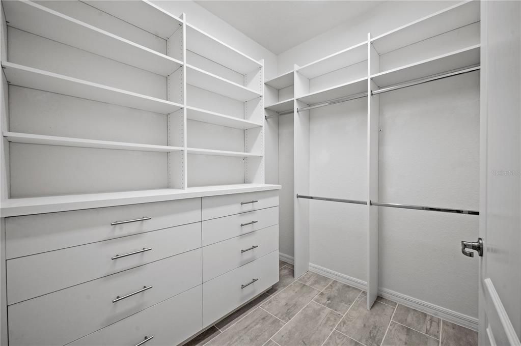 Walk-in Closet