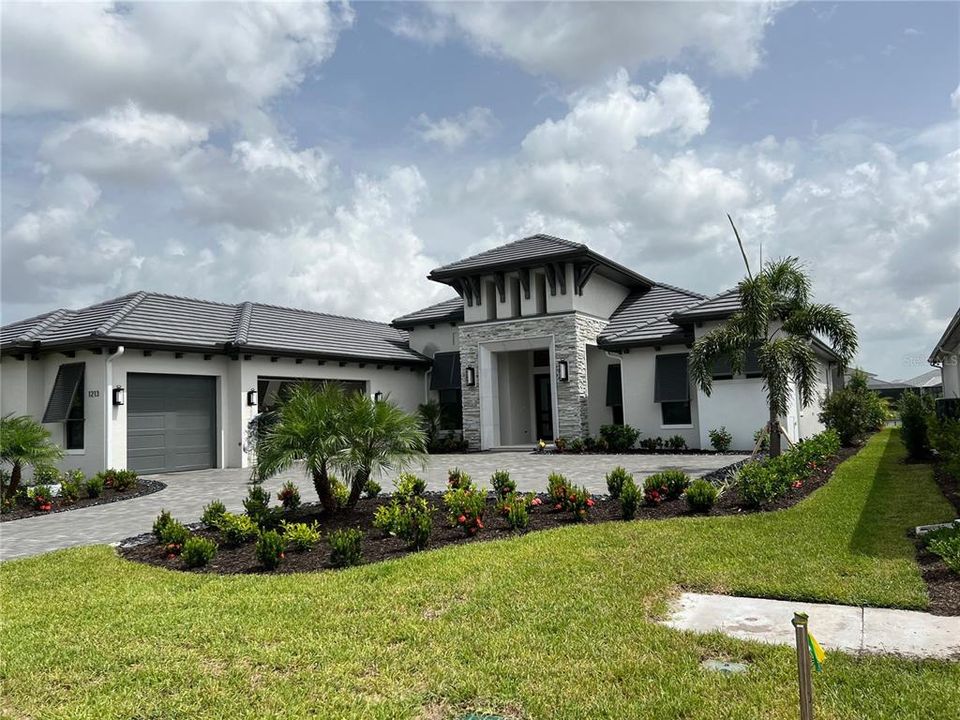 Recently Sold: $2,412,799 (3 beds, 3 baths, 3222 Square Feet)