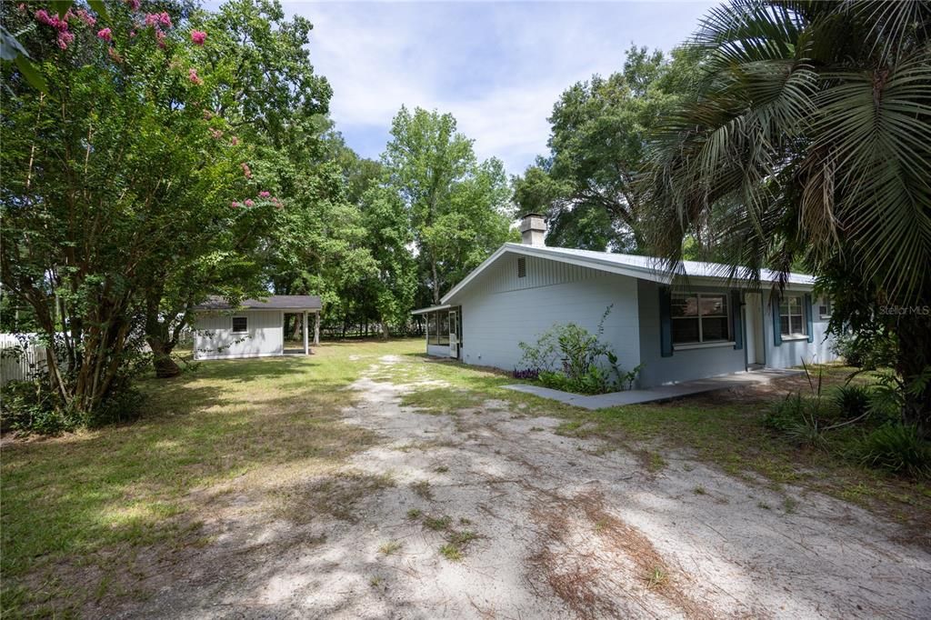 Active With Contract: $264,900 (3 beds, 2 baths, 1323 Square Feet)