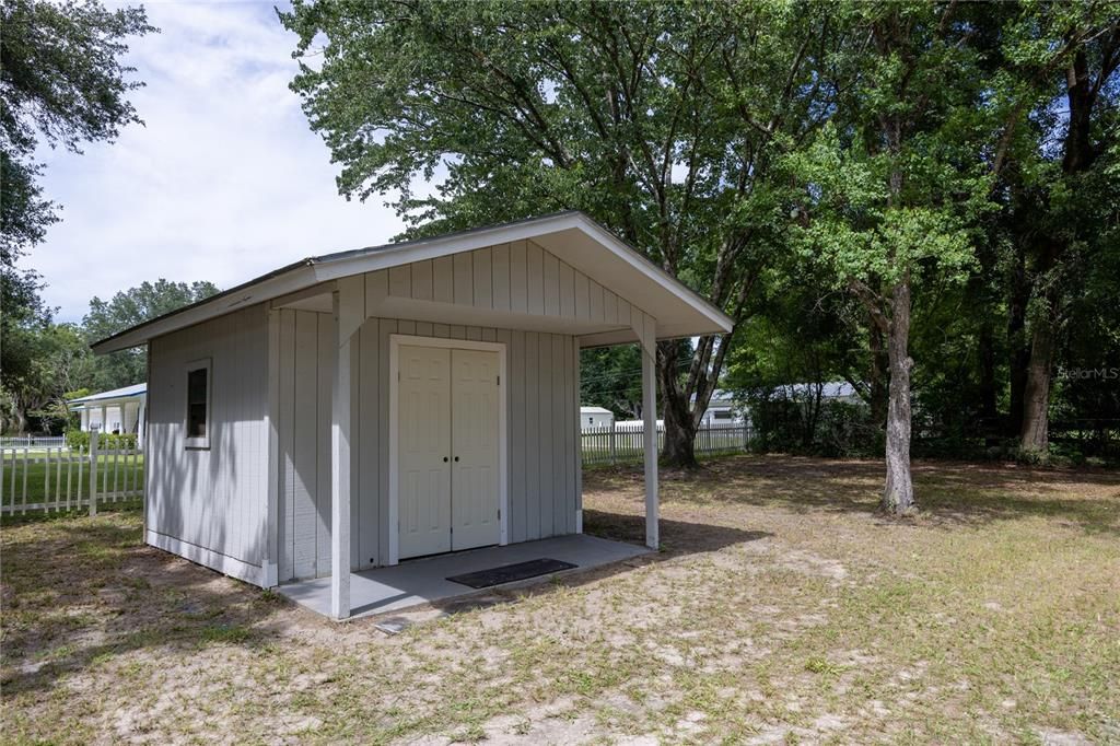 Active With Contract: $264,900 (3 beds, 2 baths, 1323 Square Feet)