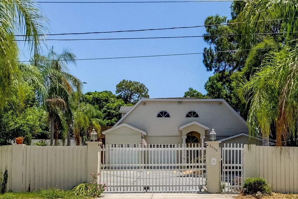 Gated entry accommodates 10 cars