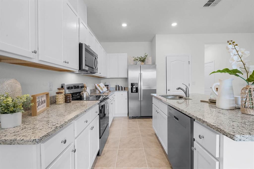 Active With Contract: $265,990 (3 beds, 2 baths, 1673 Square Feet)