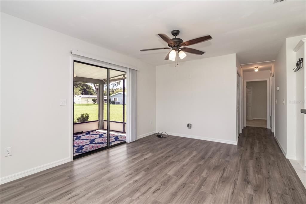 Active With Contract: $174,900 (2 beds, 2 baths, 960 Square Feet)