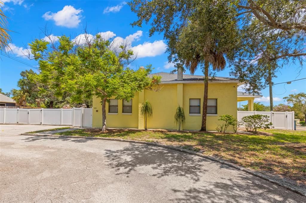 Active With Contract: $33,000 (0 beds, 0 baths, 3332 Square Feet)