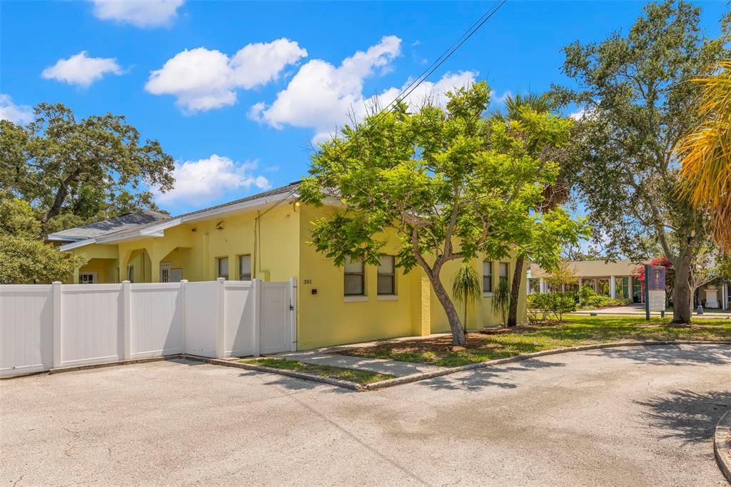 Active With Contract: $33,000 (0 beds, 0 baths, 3332 Square Feet)