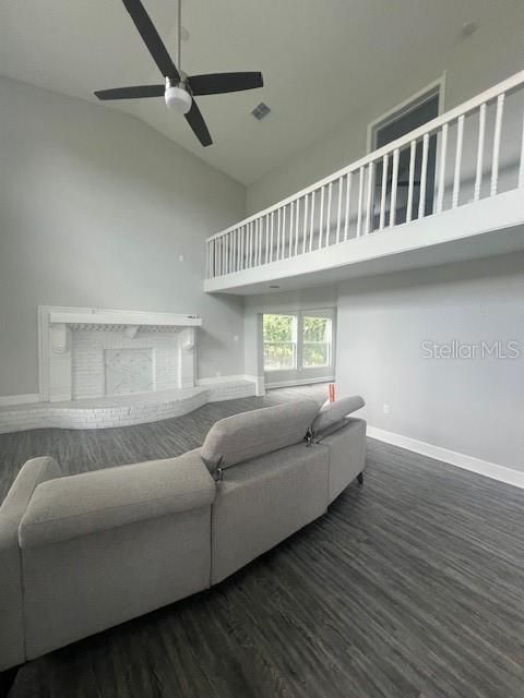 Activo con contrato: $160,000 (3 camas, 2 baños, 2112 Pies cuadrados)