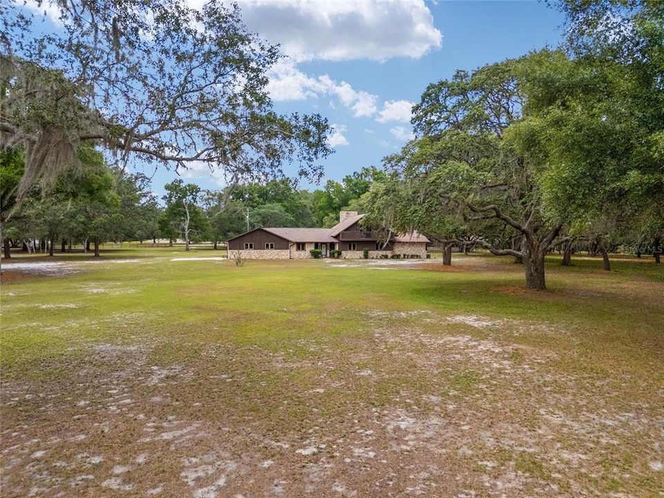 For Sale: $850,000 (4 beds, 3 baths, 3195 Square Feet)