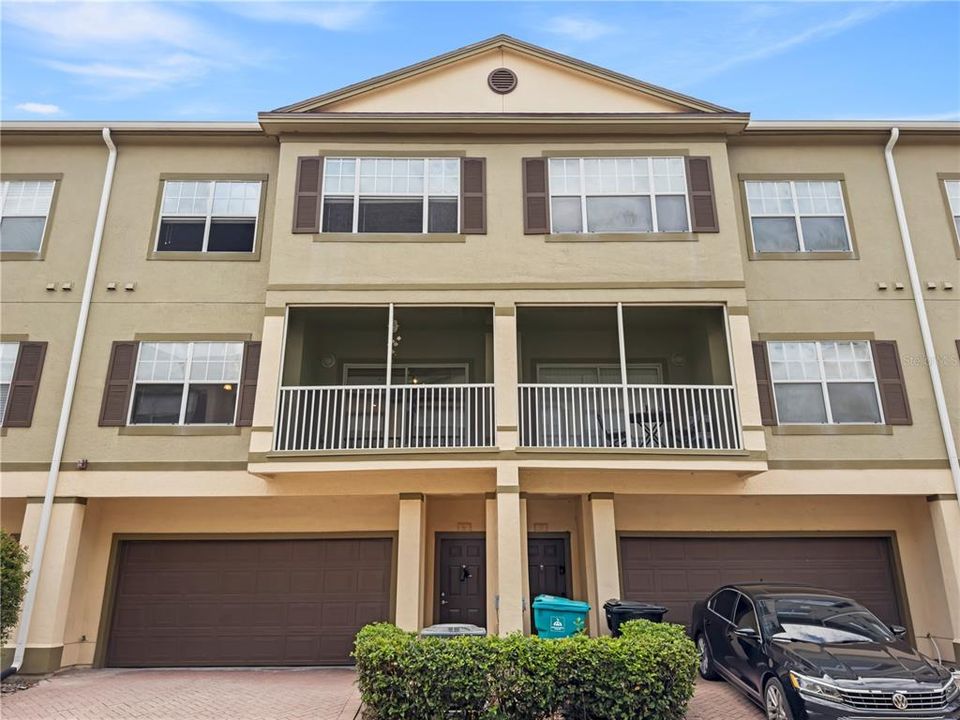 Active With Contract: $1,900 (2 beds, 2 baths, 1250 Square Feet)