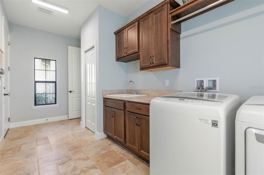 Laundry room with sink