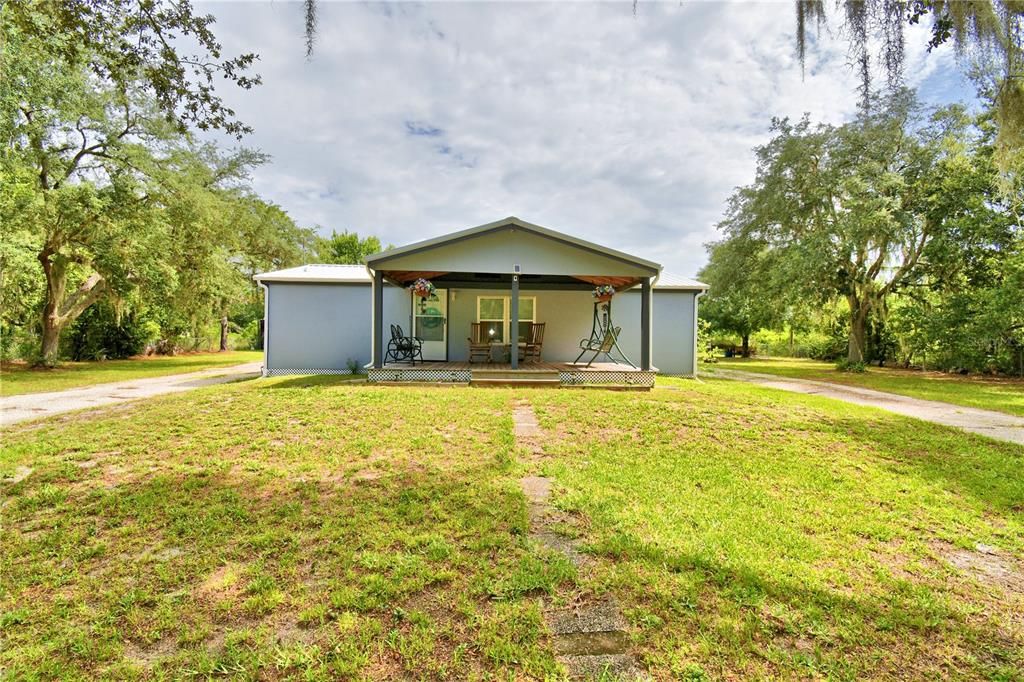 Active With Contract: $319,000 (3 beds, 2 baths, 1285 Square Feet)