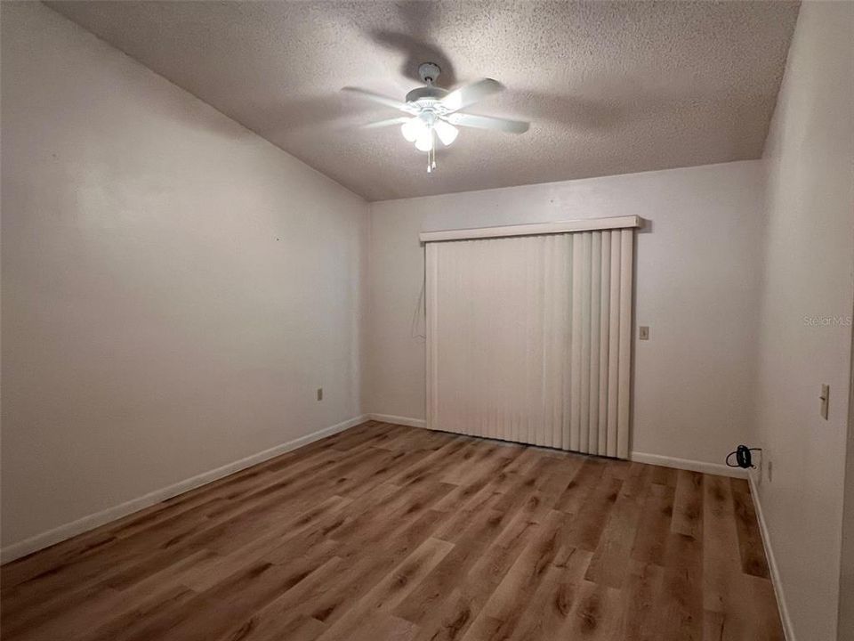 For Rent: $1,400 (2 beds, 1 baths, 796 Square Feet)