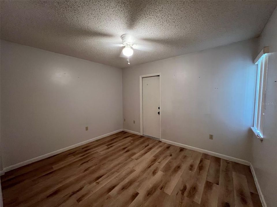 For Rent: $1,400 (2 beds, 1 baths, 796 Square Feet)