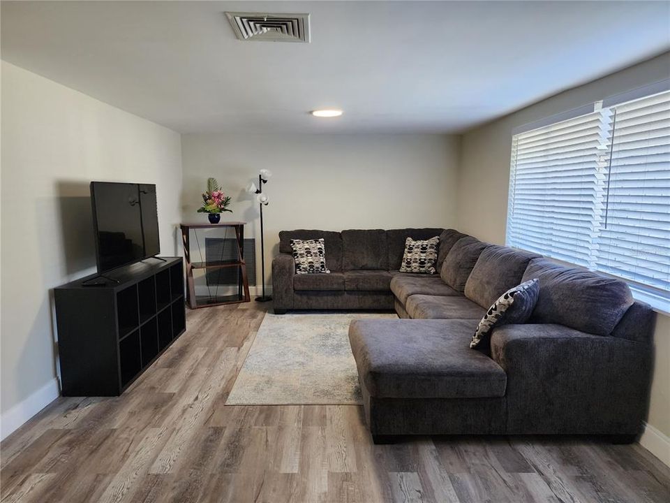 For Rent: $1,699 (2 beds, 2 baths, 1406 Square Feet)