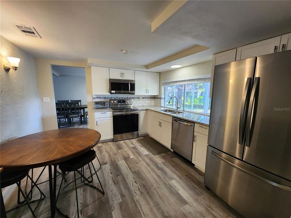 For Rent: $1,699 (2 beds, 2 baths, 1406 Square Feet)