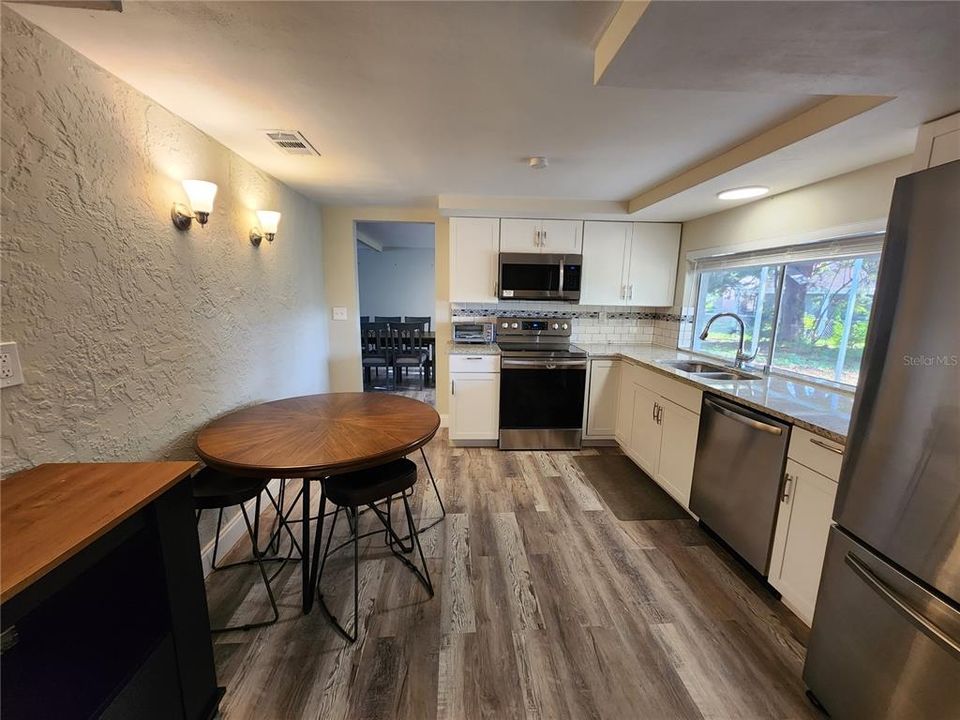 For Rent: $1,699 (2 beds, 2 baths, 1406 Square Feet)