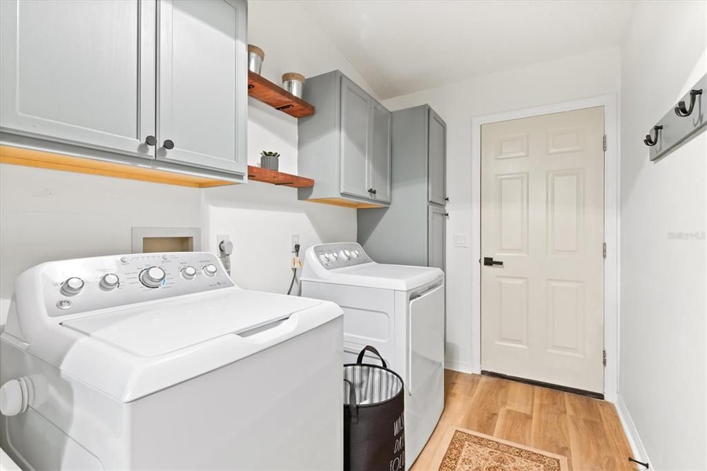 Active With Contract: $332,900 (2 beds, 2 baths, 1248 Square Feet)