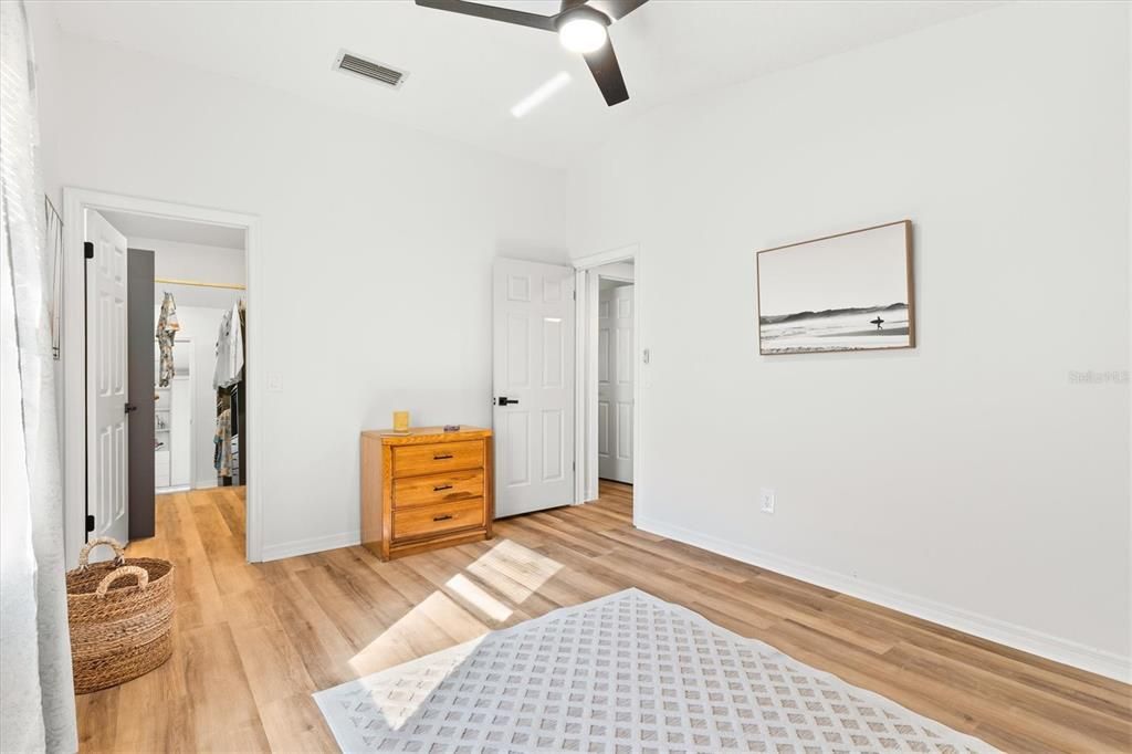 Active With Contract: $332,900 (2 beds, 2 baths, 1248 Square Feet)