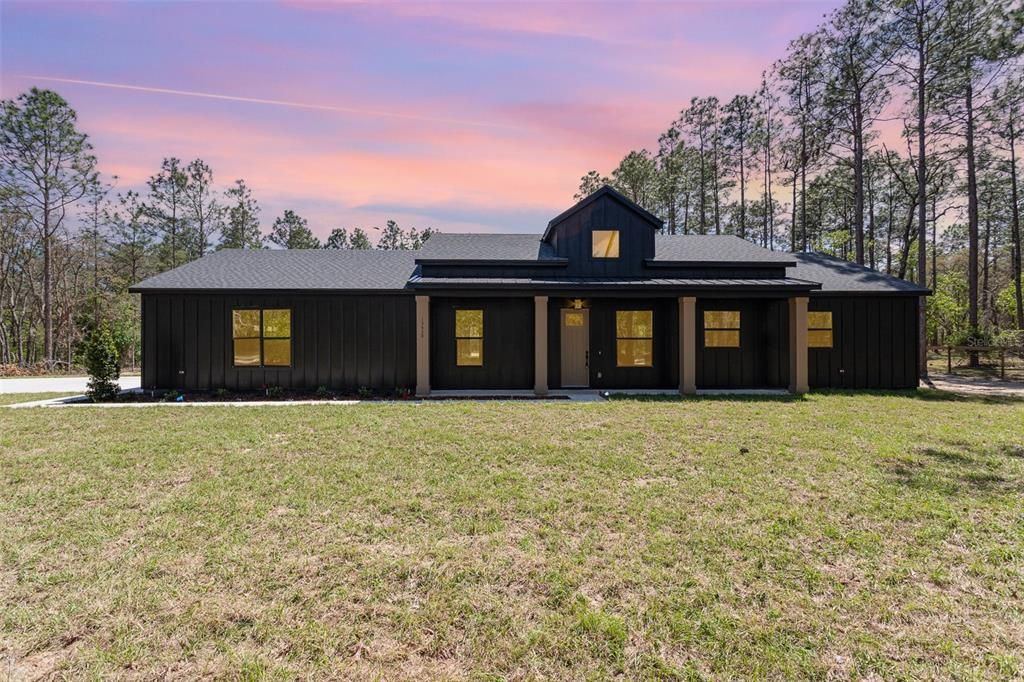 PHOTO OF MODEL HOME - SAME FLOOR PLAN ASIDE FROM LAUNDRY ROOM