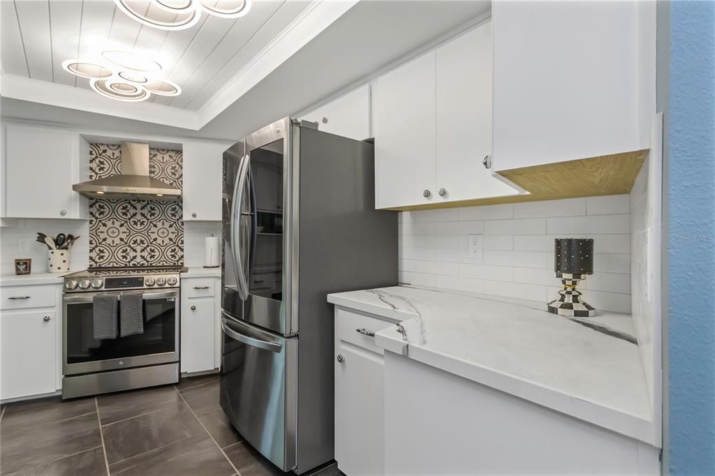 Gorgeous Kitchen with Stone Coat Countertops