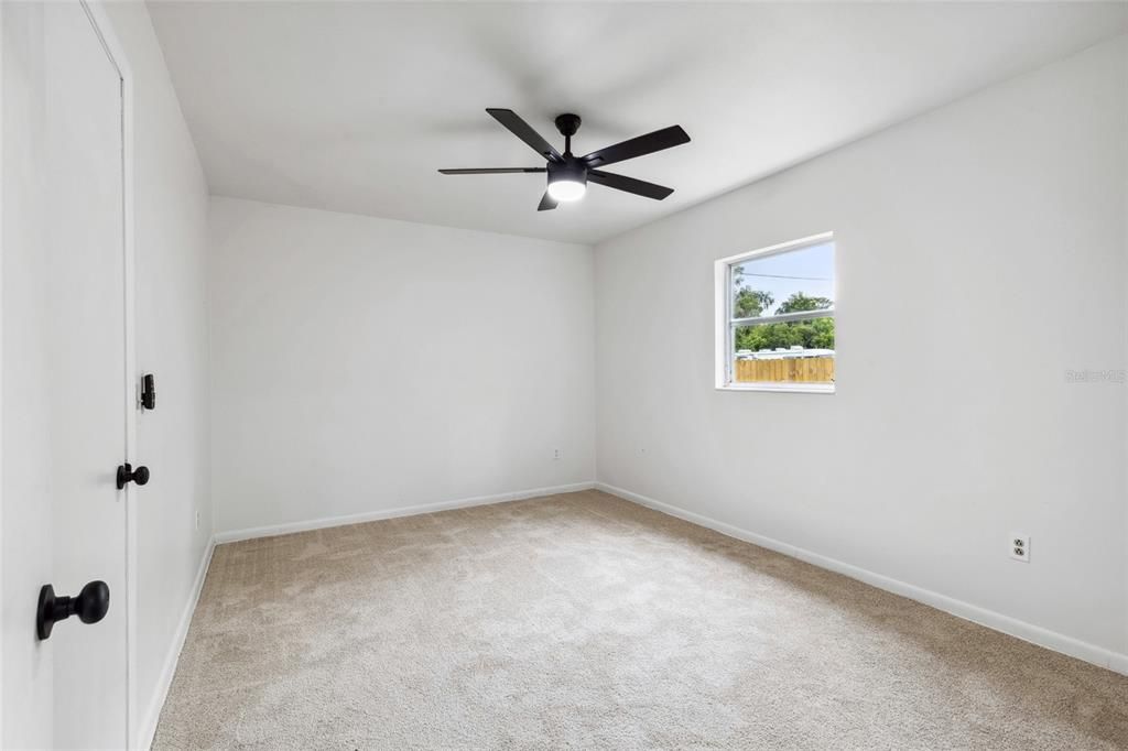 Active With Contract: $188,900 (2 beds, 2 baths, 1152 Square Feet)