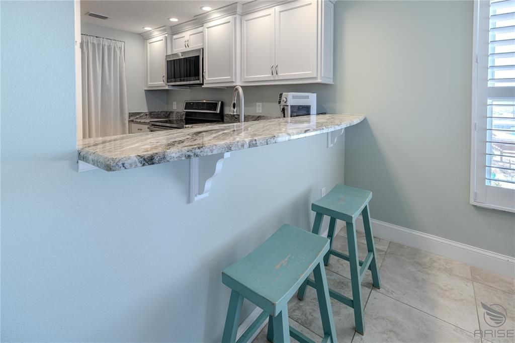 Active With Contract: $709,000 (3 beds, 2 baths, 1059 Square Feet)