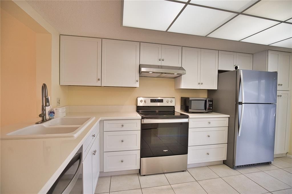 For Rent: $2,100 (2 beds, 2 baths, 1160 Square Feet)