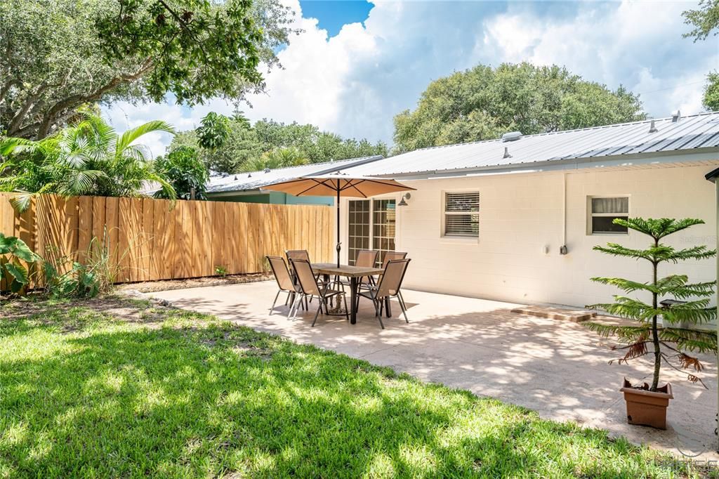 Active With Contract: $549,000 (3 beds, 2 baths, 1120 Square Feet)