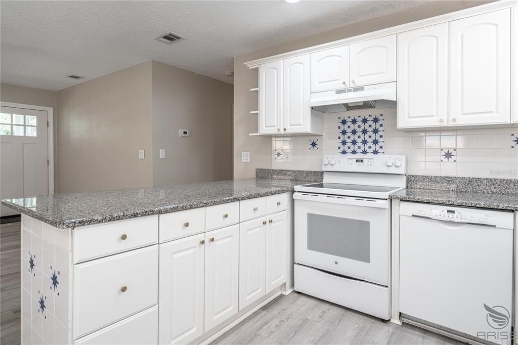 Active With Contract: $549,000 (3 beds, 2 baths, 1120 Square Feet)