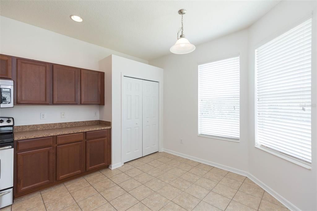 For Sale: $390,999 (3 beds, 2 baths, 1754 Square Feet)