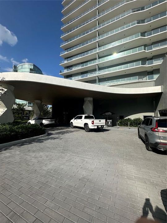 Recently Sold: $2,225,954 (2 beds, 2 baths, 2405 Square Feet)