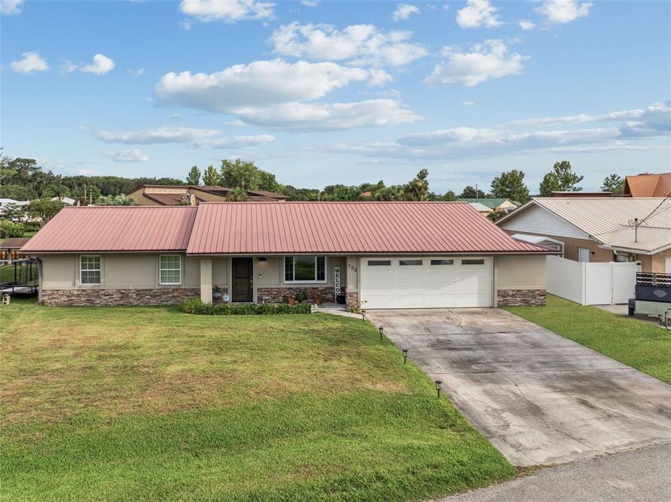 For Sale: $479,999 (3 beds, 2 baths, 2129 Square Feet)