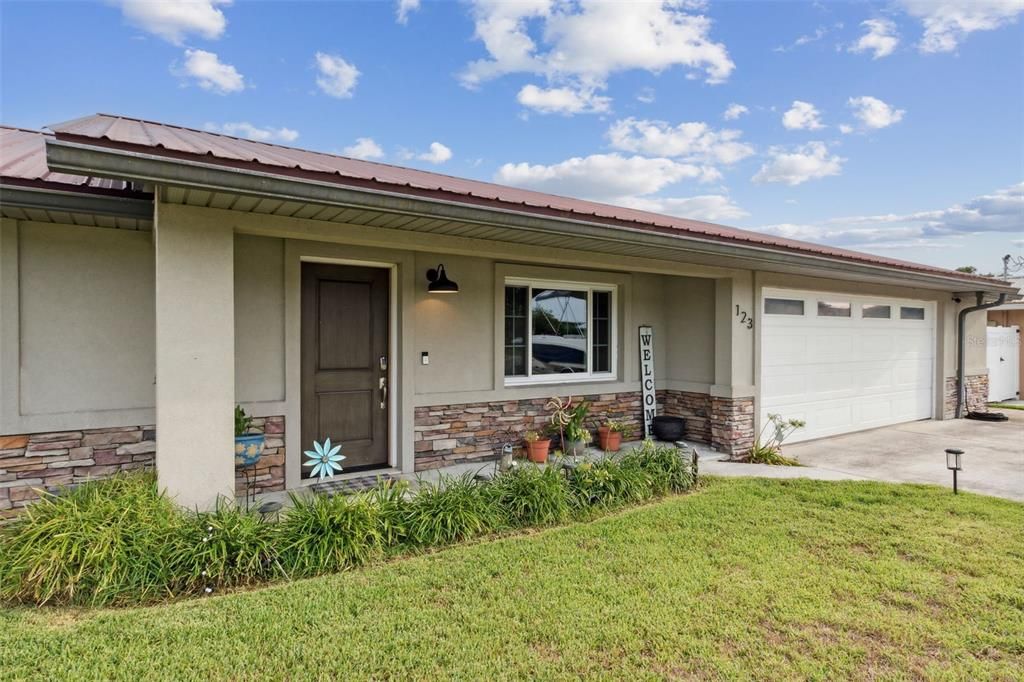 For Sale: $479,999 (3 beds, 2 baths, 2129 Square Feet)