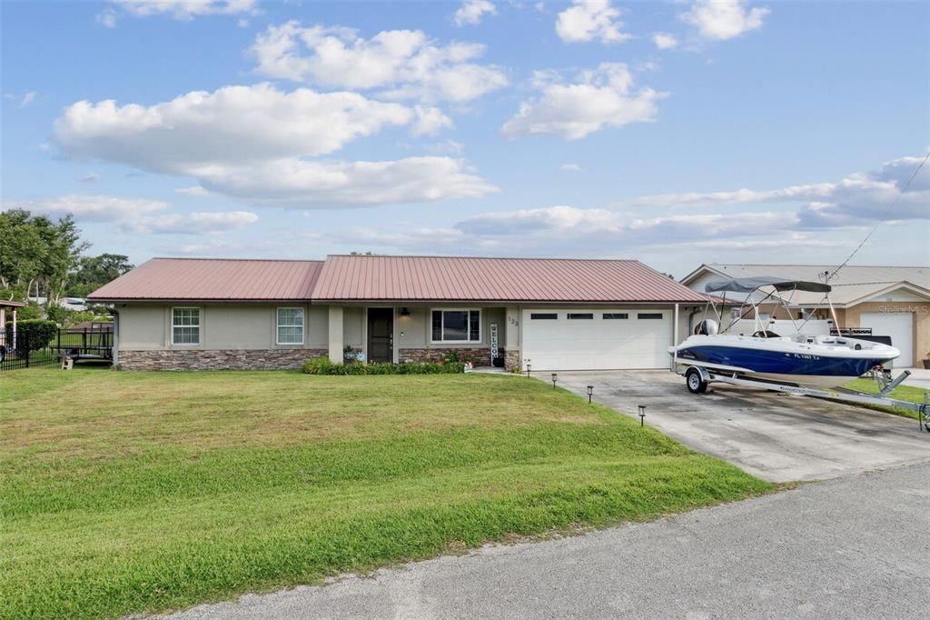 For Sale: $479,999 (3 beds, 2 baths, 2129 Square Feet)