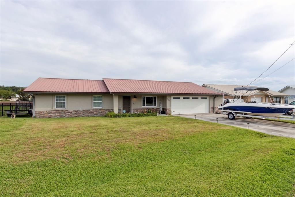 For Sale: $479,999 (3 beds, 2 baths, 2129 Square Feet)