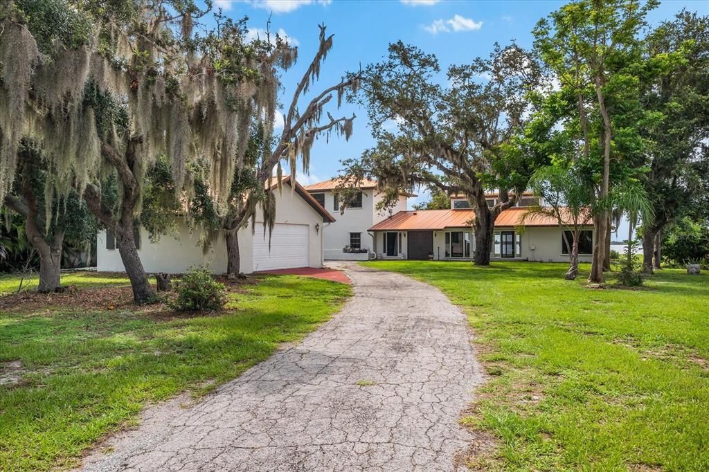 For Sale: $1,150,000 (3 beds, 2 baths, 2900 Square Feet)