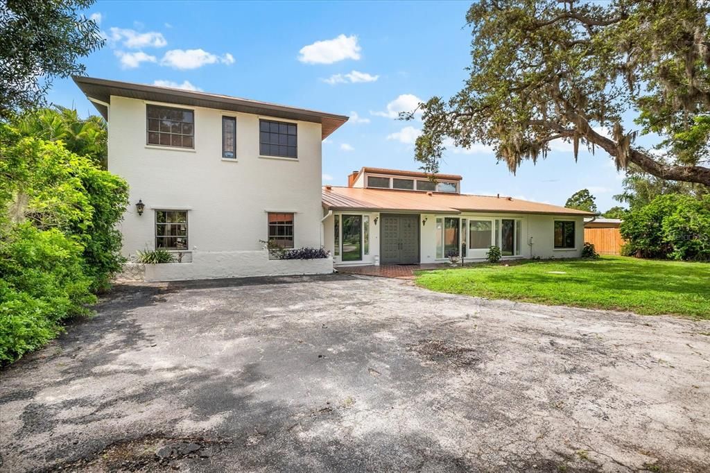 For Sale: $1,150,000 (3 beds, 2 baths, 2900 Square Feet)