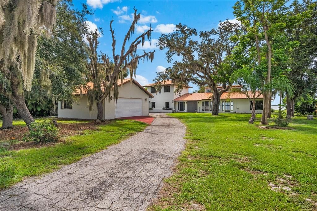 For Sale: $1,150,000 (3 beds, 2 baths, 2900 Square Feet)