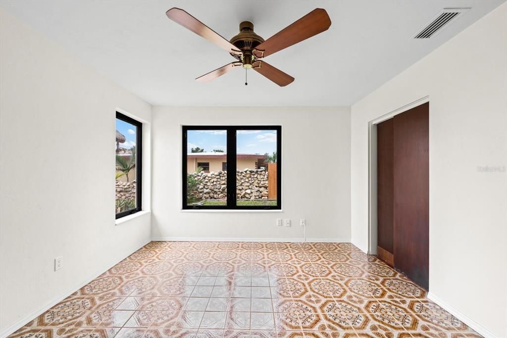 For Sale: $1,150,000 (3 beds, 2 baths, 2900 Square Feet)