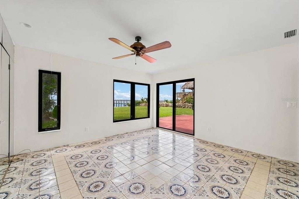 For Sale: $1,150,000 (3 beds, 2 baths, 2900 Square Feet)