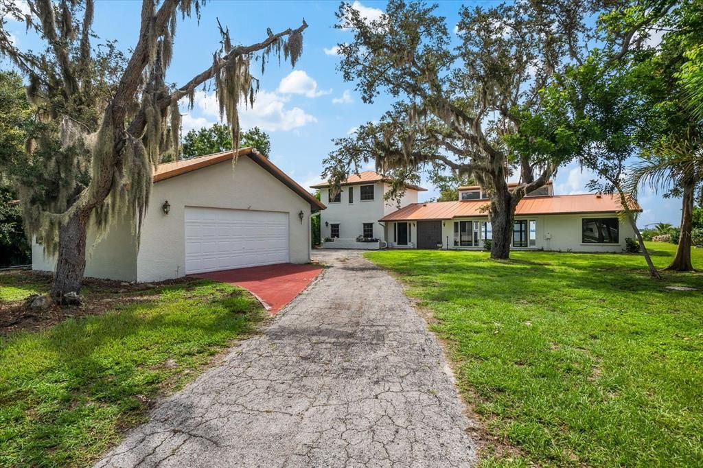 For Sale: $1,150,000 (3 beds, 2 baths, 2900 Square Feet)