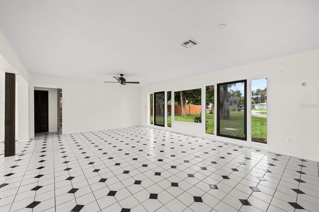 For Sale: $1,150,000 (3 beds, 2 baths, 2900 Square Feet)