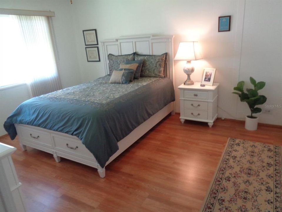 For Sale: $145,000 (2 beds, 2 baths, 1250 Square Feet)