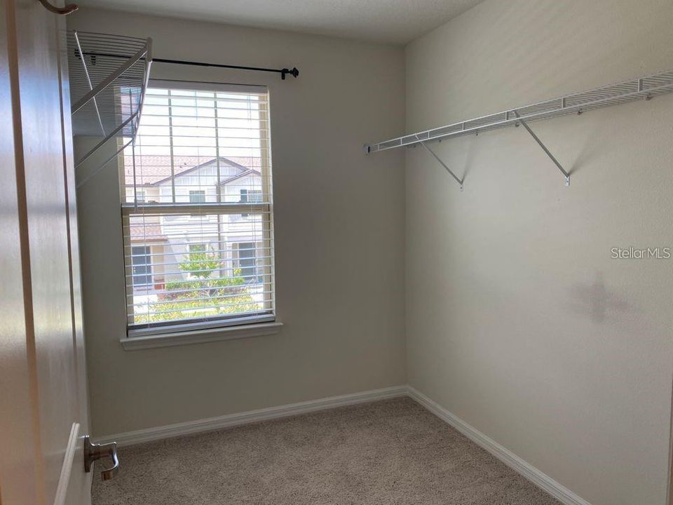 Active With Contract: $2,300 (3 beds, 3 baths, 1825 Square Feet)