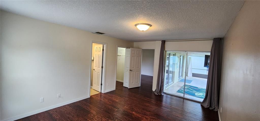 For Rent: $2,250 (3 beds, 2 baths, 1649 Square Feet)