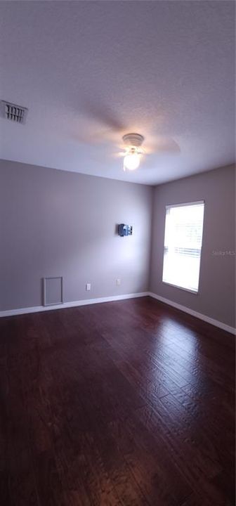 For Rent: $2,250 (3 beds, 2 baths, 1649 Square Feet)