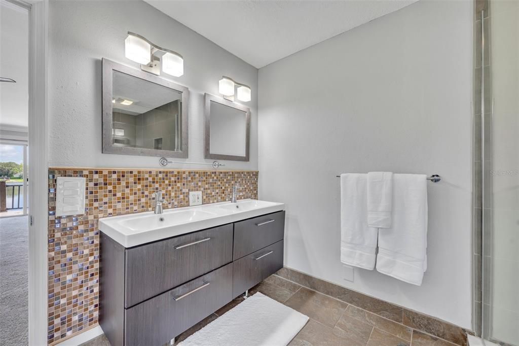 Double sinks in Master bath