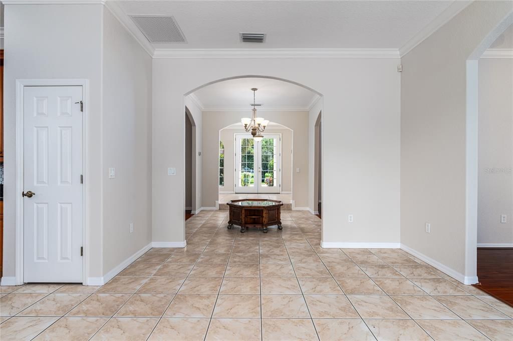 Dinette View to Front Entry