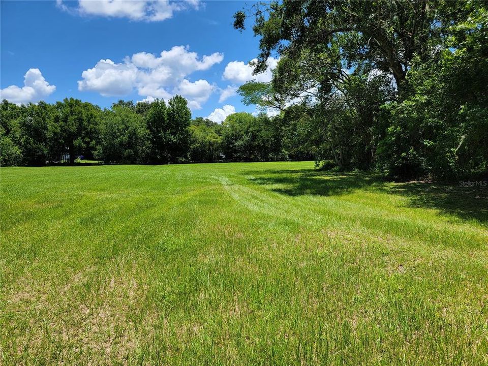 На продажу: $900,000 (2.91 acres)