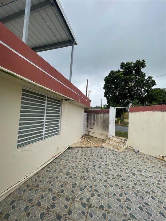 En Venta: $320,000 (3 camas, 3 baños, 1100 Pies cuadrados)