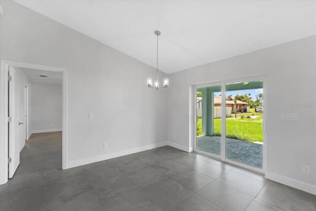 Active With Contract: $349,000 (3 beds, 2 baths, 1640 Square Feet)